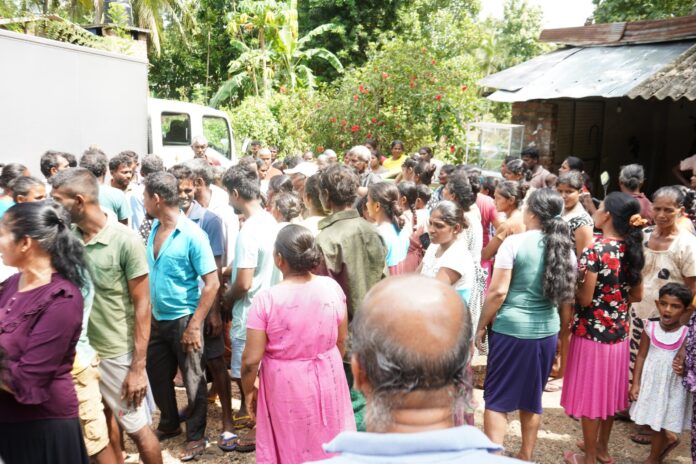 தெஹியத்தகண்டி பிரதேச மக்களுக்கு கல்முனை RDHS யினால் மனிதாபிமான உதவி !