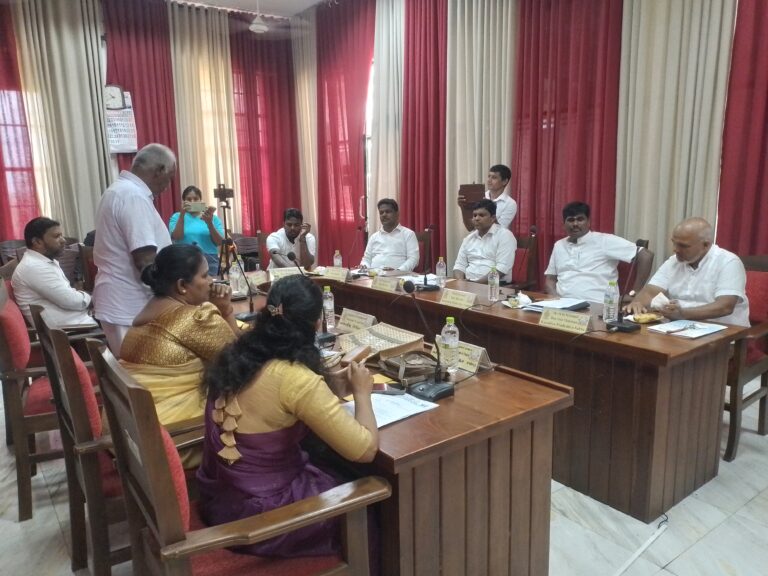 காரைதீவில் தமிழரசுக் கட்சியின் பாதீடு அமோக வெற்றி!