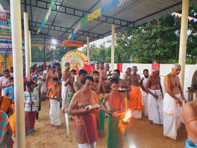 காரைதீவில் அதிகாலை திருவெம்பாவை ஊர்வலம்