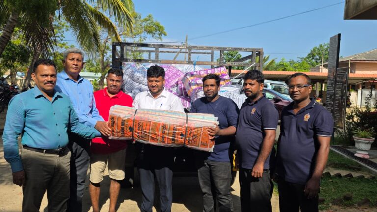 சொந்த நிதியில் நாவிதன்வெளி ப தவிசாளர் ரூபசாந்தன் மலையகத்திற்கு நன்கொடை!