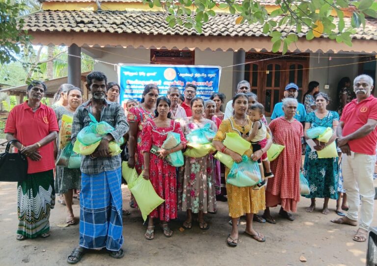 மூதூர் பகுதியில்  வெள்ளத்தால் பாதிக்கப்பட்ட மக்களுக்கு நிவாரண உதவி வழங்கி வைப்பு!