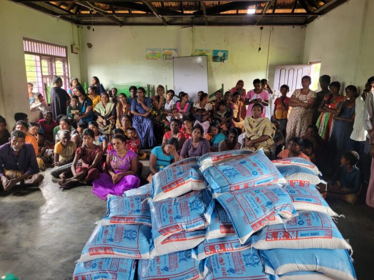 சந்தனவெட்டையில் நிவாரணப் பொருட்கள் விநியோகம்