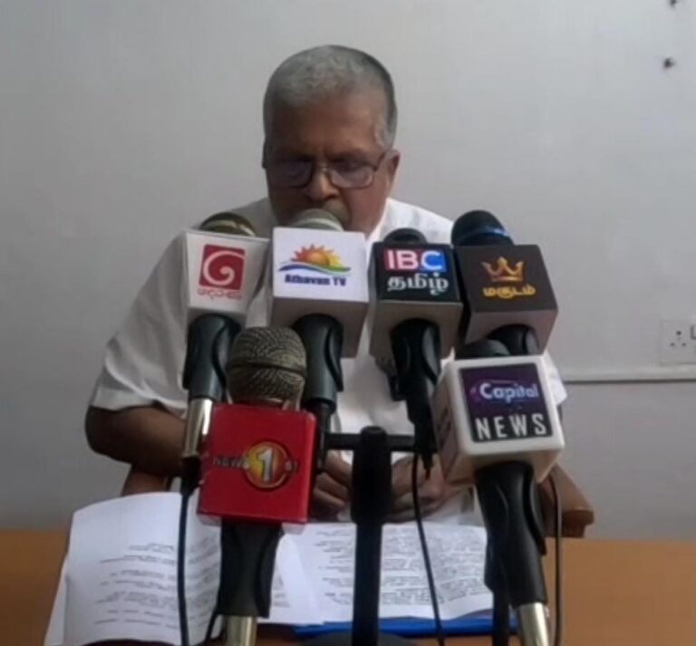 வெருகலில் பிரதேச செயலாளருக்கும், உள்ளூர் அரசியல் வாதிகளுக்கும் இடையே தொடர்ச்சியான ஒரு பனிப்போர்