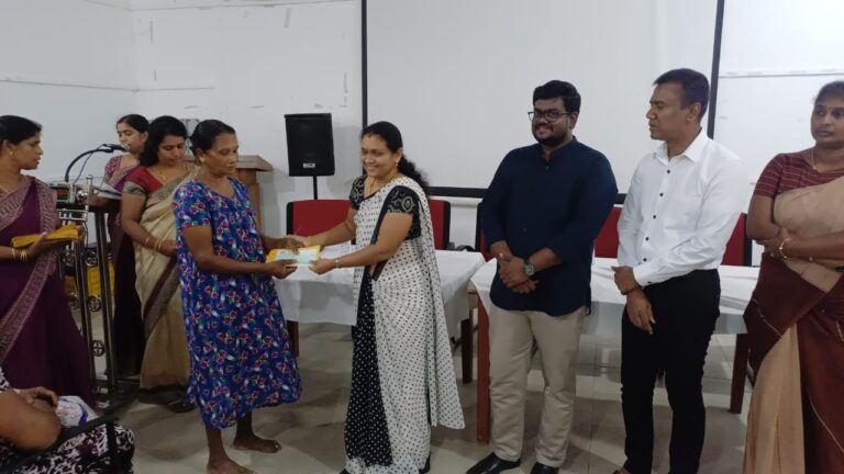 சத்துரகொண்டான் மக்களுக்கு அரசால் நிவாரண பொருட்கள் வழங்கி வைப்பு!