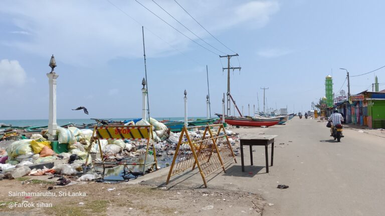 பெரிய நீலாவணை முதல் சாய்ந்தமருது வரை வீதியில் உள்ள சட்டவிரோத நிர்மாணங்களை அகற்ற கோரிக்கை