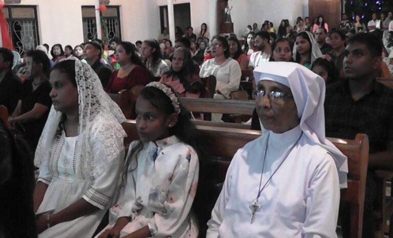 அம்பாறை புனித இக்னேஷியஸ் தேவாலய  நத்தார் நள்ளிரவு விசேட ஆராதனை