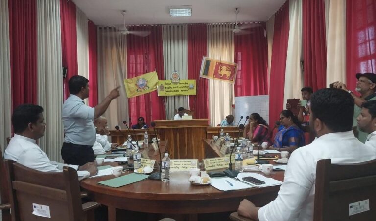 பிச்சைக்காரர்களிடம் பிச்சை எடுக்கும் அரசாங்கம் இது!