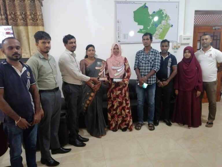 சிறந்த பெண் தொழில் முயற்சியாளர் விருதில் இரண்டாம் மற்றும் மாகாண விருது முள்ளிப்பொத்தானை எம்.ஆர்.எம்.பிஸ்ரியாவுக்கு