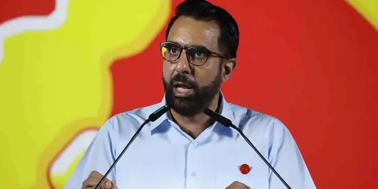 சிங்கப்பூரின் எதிர்க்கட்சித் தலைவர் பிரீதம் சிங் பதவியில் இருந்து நீக்கம்!