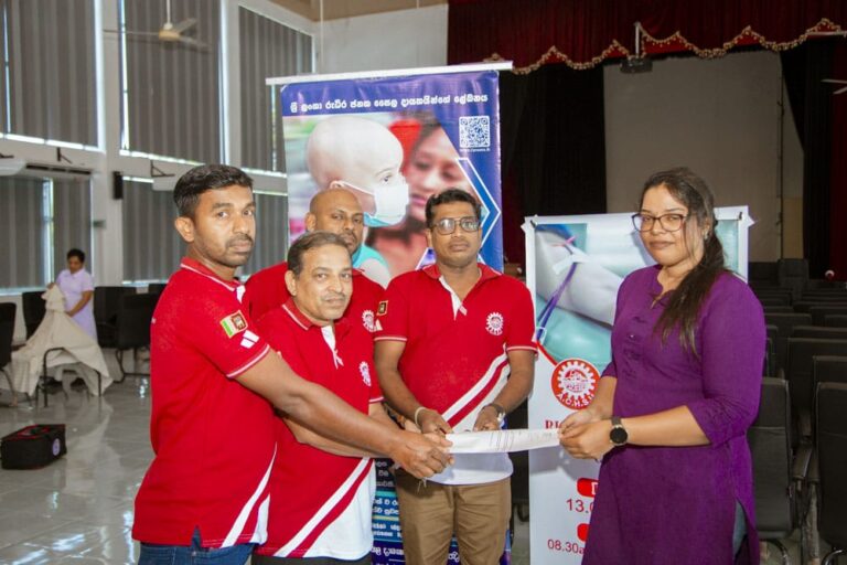 அகில இலங்கை சுவ சேவா சங்கத்தின் ஏற்பாட்டில் மட்டக்களப்பு போதனா வைத்தியசாலையில் மாபெரும் இரத்த தான முகாம்!!