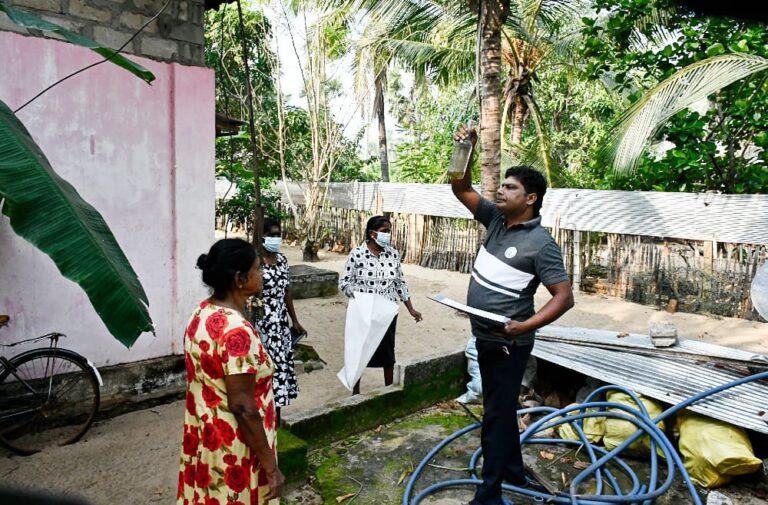 மட்டக்களப்பு சர்வோதயா கிராம உத்தியோகஸ்தர் பிரிவில்  டெங்கு ஒழிப்பு வேலைத்திட்டம்