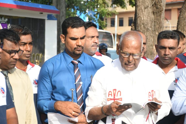 புனித மிக்கேலின் திருவுருவச்சிலை திரை நீக்கம்  திறந்து வைப்பு!