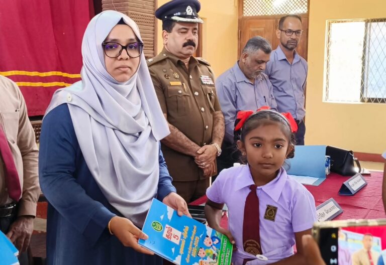 கோறளைப்பற்று மத்தி பிரதேச செயலகப் பிரிவில் இடம்பெற்ற நடமாடும் சேவை