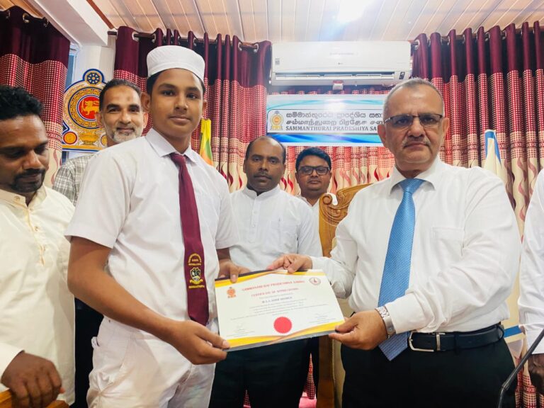 தேசிய மட்ட புத்தாக்கப் போட்டியில் வெற்றி : சம்மாந்துறை மாணவர்கள் பிரதேச சபையால் கௌரவிப்பு