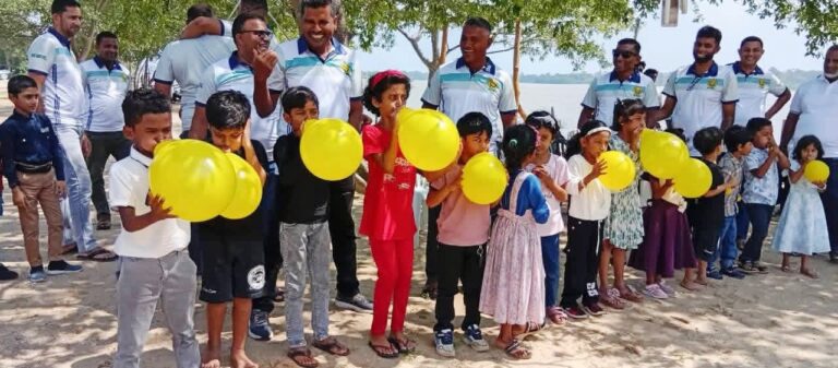 மூன்று தசாப்தங்களுக்குப் பின்னர் குடும்பத்துடன் ஒன்று கூடிய கல்முனை சாஹிரா தேசிய கல்லூரி விடுதி பழைய மாணவர்கள்