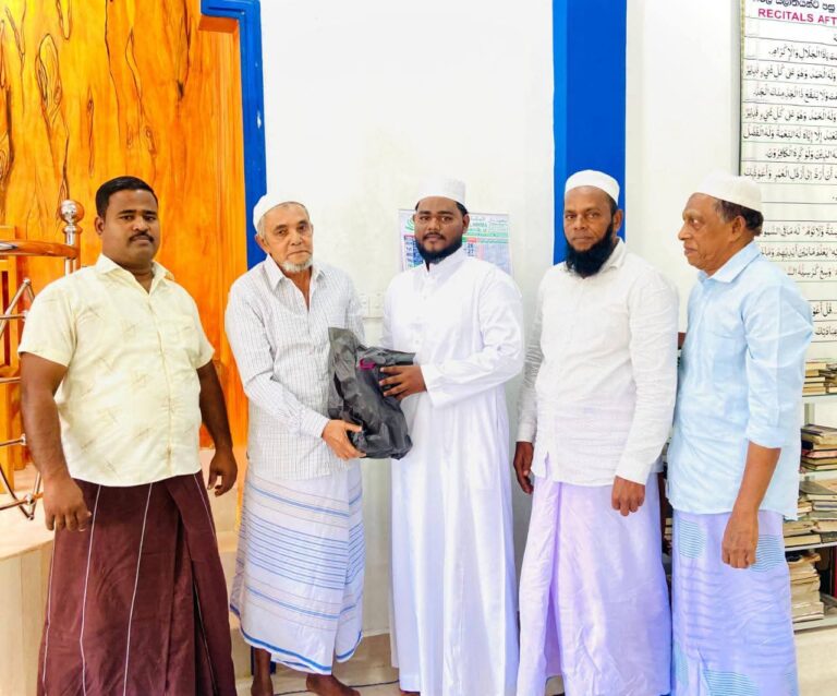 ஆலிம்களாக பட்டம் பெற்று வெளியேறியவர்களை அறிமுகம் செய்து கெளரவிக்கும் நிகழ்வு