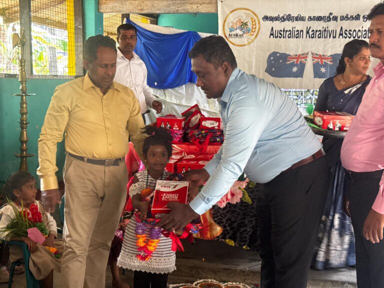 காரைதீவு கண்ணகி இந்துவில் ஒஸ்காரின் கற்றல் உபகரணங்கள்