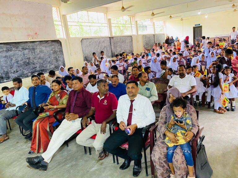 திருகோணமலை மாவட்ட மேலதிக அரசாங்க  அதிபர்  தலைமையில் இடம்பெற்ற சுதந்திரதின கொண்டாட்டம்!