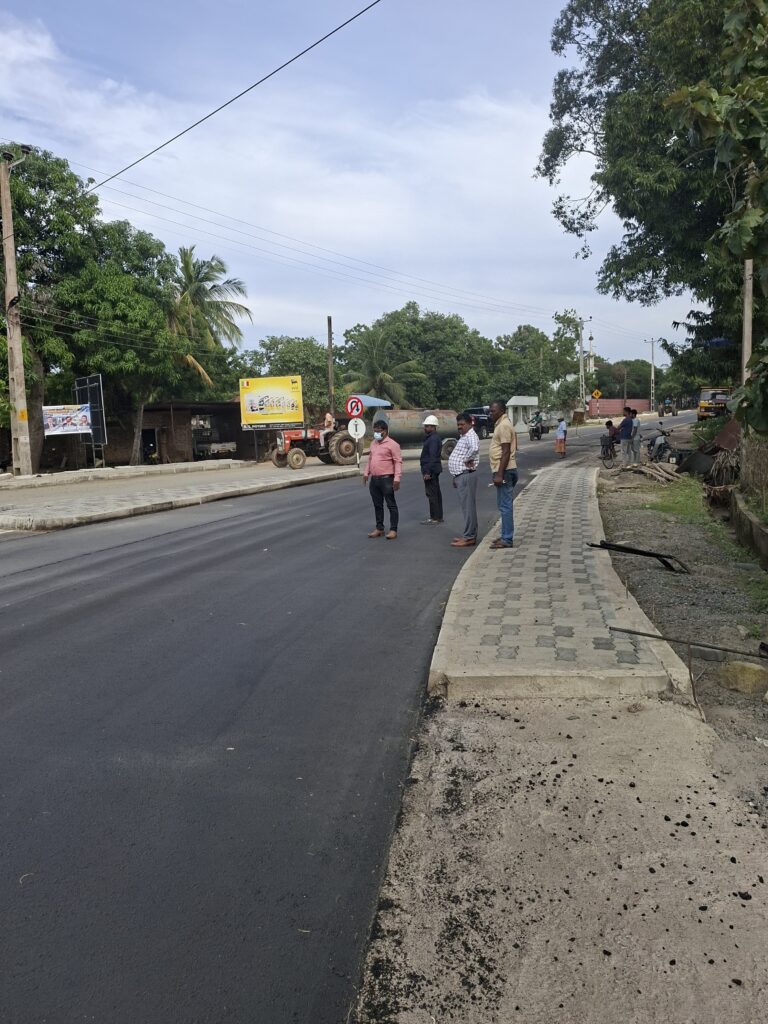 வீரமுனை ஆண்டியர் சுற்றுச் சந்தி இரவோடிரவாக கார்ப்பட் இட்டு புனரமைப்பு