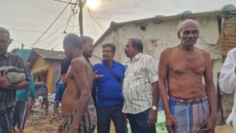 *திருகோணமலை பட்டினத்தெரு கடலரிப்பை பாதுகாக்க மாநகர சபையால் துரித நடவடிக்கை ஆரம்பம்*