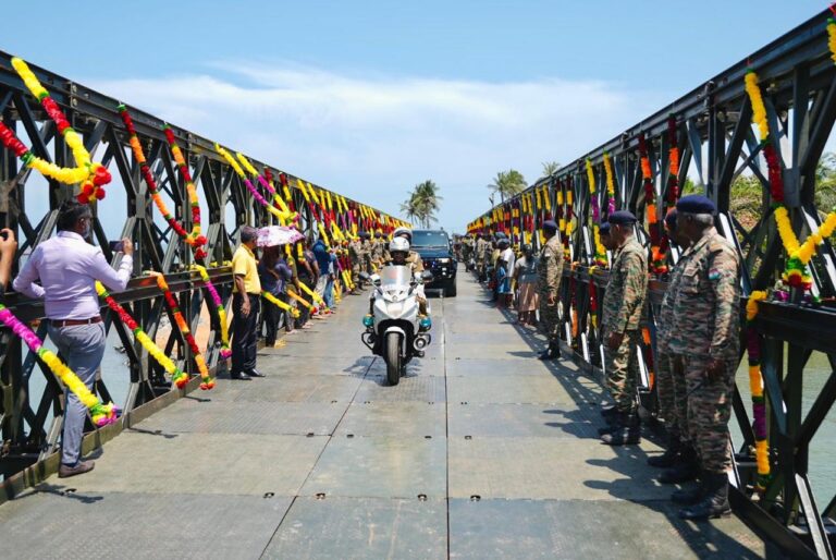 சிலாபத்தில் பேய்லி பாலம் திறந்து வைப்பு!