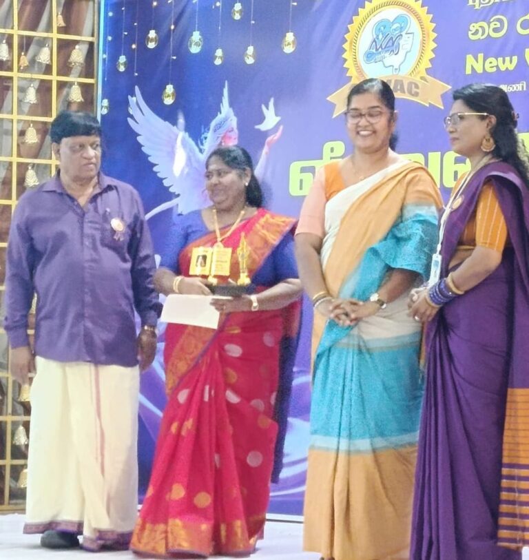 வீரவனிதையர் விருது பெற்ற இந்துகலாசார உதவிப் பணிப்பாளர் ஹேமலோஜினி