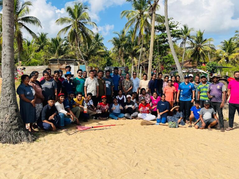 கல்முனை கடற்கரையை  சுத்தமாக்கிய மெதடிஸ்தசபை