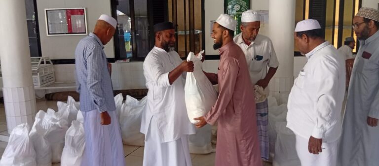 ஸீறா பவுண்டேசன் ஸ்ரீலங்கா அமைப்பினால் கதீப் முஅத்தீன்மார்களுக்கான உலர் உணவு பொதி வழங்கி வைப்பு !