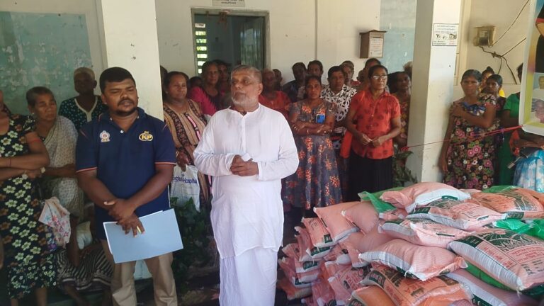 மட்டக்களப்பு மாவட்ட இந்து இளைஞர் பேரவையின் ஏற்பாட்டில் பெண் தலைமை தாங்கும் குடும்பங்களுக்கு நிவாரண உதவி வழங்கி வைப்பு!