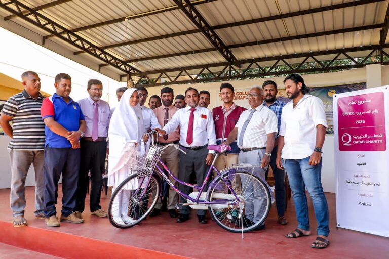 குறைந்த வருமானக் குடும்பங்களைச் சேர்ந்த மாணவர்களுக்கு சைக்கிள்கள் வழங்கல்