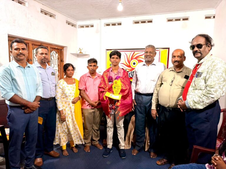 கல்முனையில் சிறப்பாக நடைபெற்ற மாவட்ட  முதனிலை கல்விச் சாதனையாளர்கள் கௌரவிப்பு விழா