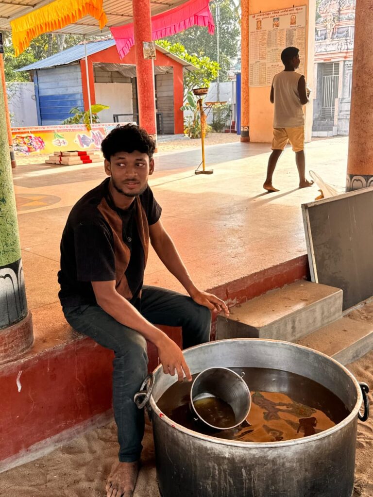 வாழைச்சேனை பேத்தாழை  ஆலயத்தில் பக்திபூர்வமாக நடைபெற்ற மருத்துநீர் காய்ச்சும் நிகழ்வு!