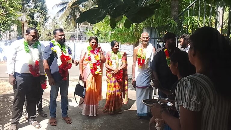 மகிளூர் கிராமத்தில் தவிசாளர் வினோராஜ் அடிக்கல் நட்டார்.