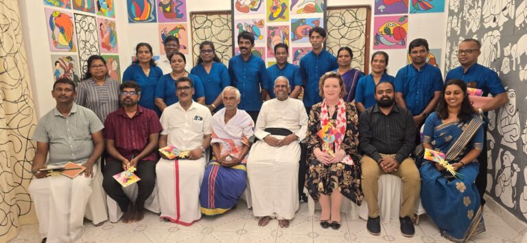 மாயச்சித்திரக் கண்  காட்சி மட்டக்களப்பில் திறந்துவைப்பு!!