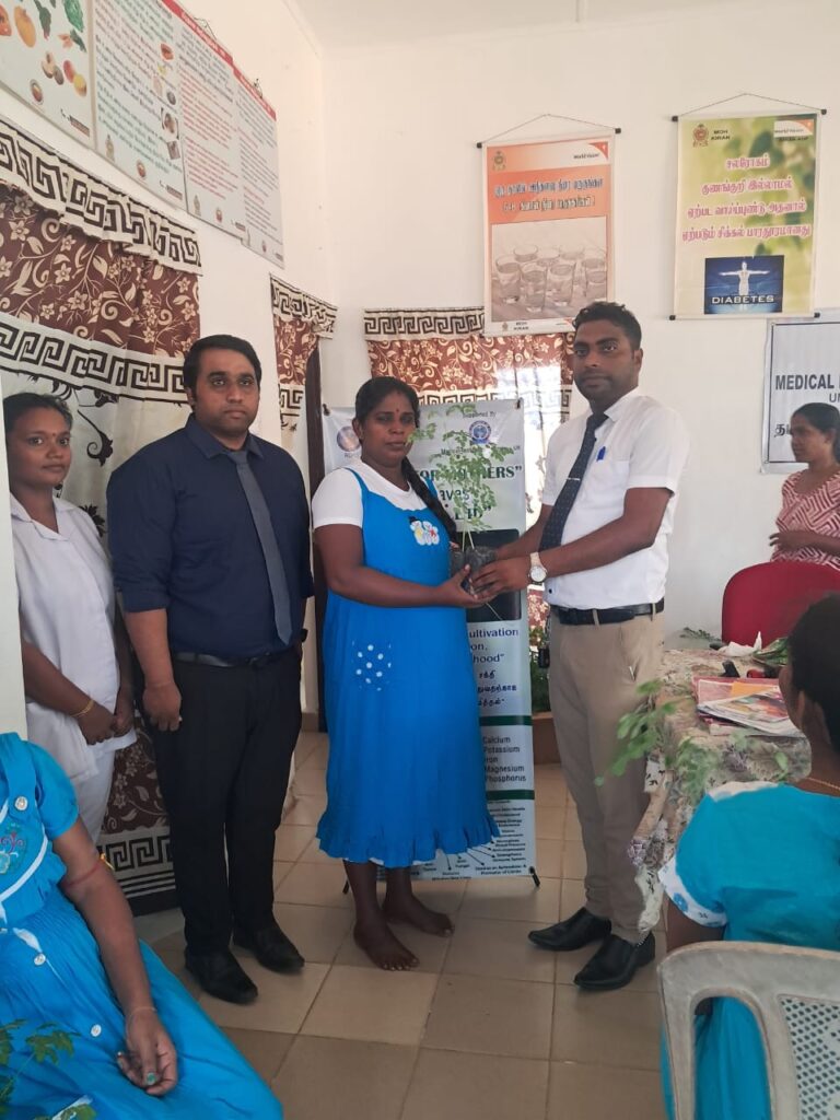 கர்ப்பிணி தாய்மார்களுக்கு மரக்கன்றுகள் வழங்கி வைப்பு!