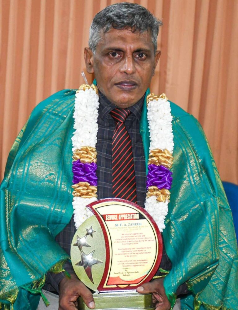 மட்டக்களப்பு  விவசாய பணிப்பாளருக்கு மாவட்ட செயலகத்தினால் கௌரவம்