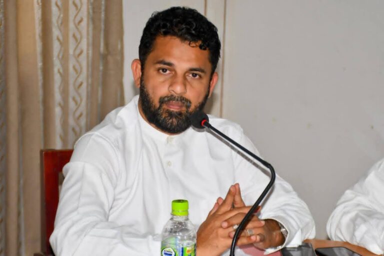 இல்மனைட் அகழ ஒருபோதும் இடமளிக்க முடியாது!  பொத்துவில் பிரதேச சபை தீர்மானம்