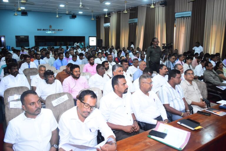 நாவிதன்வெளி விவசாயிகளின் நெல் கொள்முதல் மற்றும் குடிநீர் பிரச்சினைக்கு மாவட்ட அபிவிருத்தி குழு கூட்டத்தில் தீர்வு