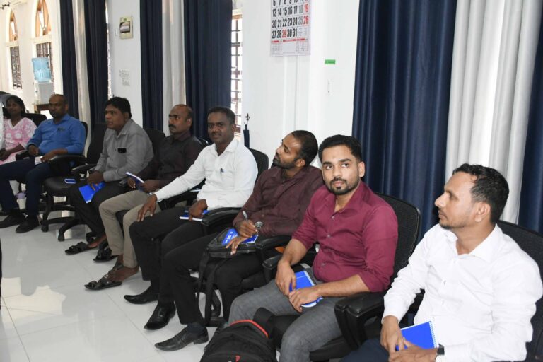 கிறிசலிஸ் நிறுவனத்தின் பிரதம நிறைவேற்று அதிகாரி தலைமையிலான குழுவினர் மட்டக்களப்பிற்கு  விஜயம்