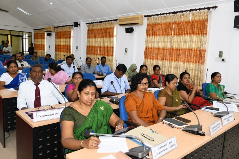 மட்டக்களப்பில் காணி பிரச்சினைகளுக்கு தீர்வு காண்பதற்கான இருநாள் நடமாடும் சேவை