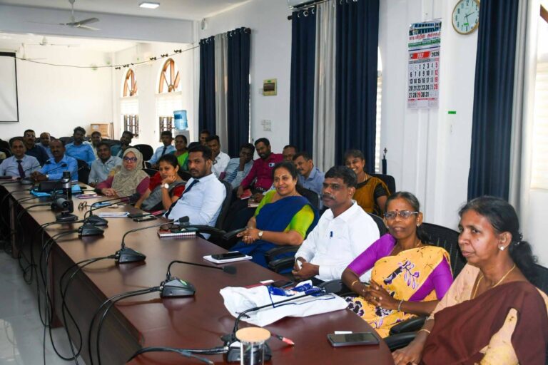 மட்டக்களப்பு மாவட்டத்தில் அரச உயர் அதிகாரிகளுக்கான திறன் மேம்பாட்டு செயலமர்வு