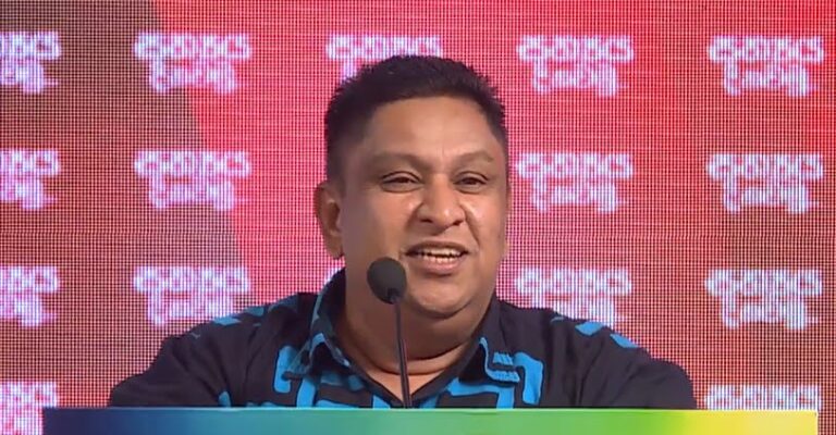 இராணுவத் தளபதியின் பதவிக்கால நீட்டிப்பு குறித்து எதிர்க்கட்சியினர் குற்றச்சாட்டு