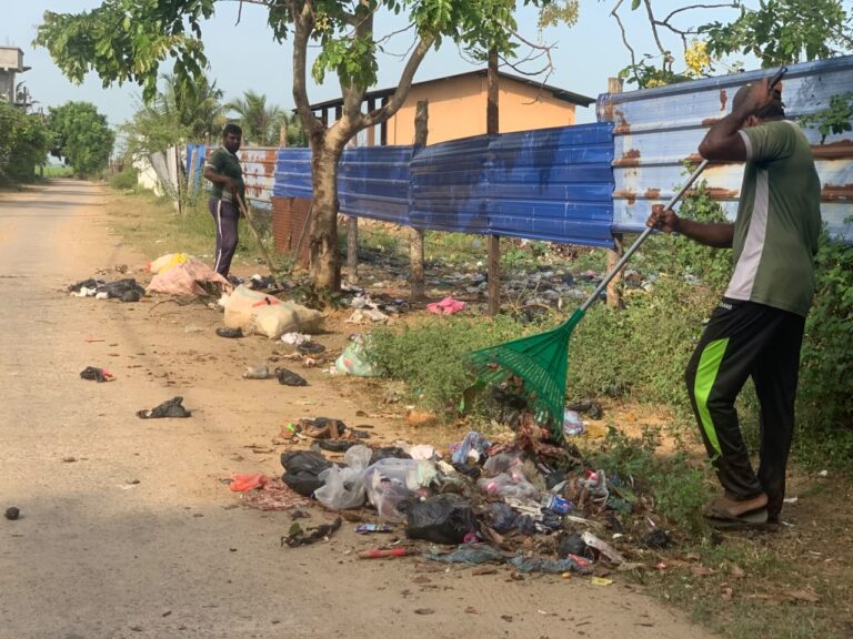 நிந்தவூரில் சட்டவிரோத குப்பை கொட்டலுக்கு கடும் நடவடிக்கை: இரகசிய கண்காணிப்பு கமராக்கள் பொருத்தம்