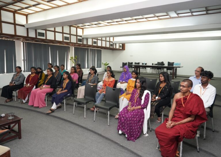 இந்திய அரசின் உதவித்தொகைத் திட்டத்தின் கீழ் 20 இலங்கை மாணவர்கள் இந்தியாவில் ஹிந்தி மொழி கற்கத் தேர்வு