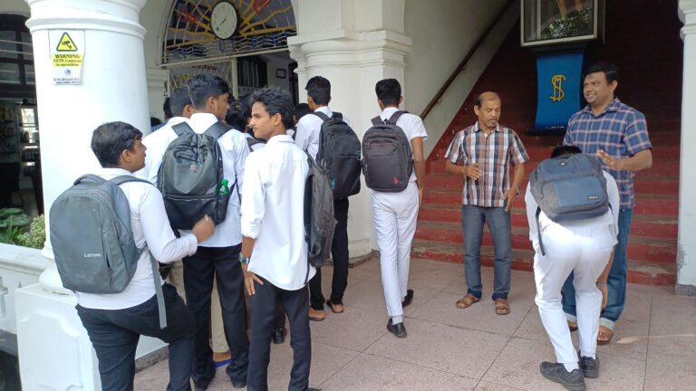 கிழக்கில் அமைதியான முறையில் இடம்பெற்ற  உயர்தர பரிட்சை