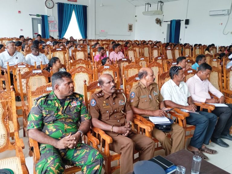 களுவாஞ்சிகுடி பிரதேச செயலகத்தில்  எல்-நினோ தொடர்பில் விசேட விழிப்புணர்வு கருத்தரங்கு