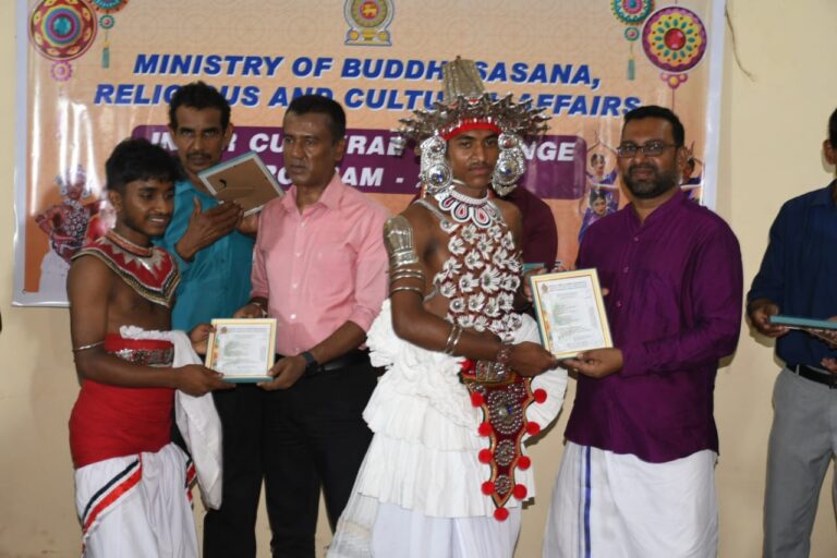 மட்டக்களப்பில் நடைபெற்ற கலாசாரப் பரிமாற்ற நிகழ்வு
