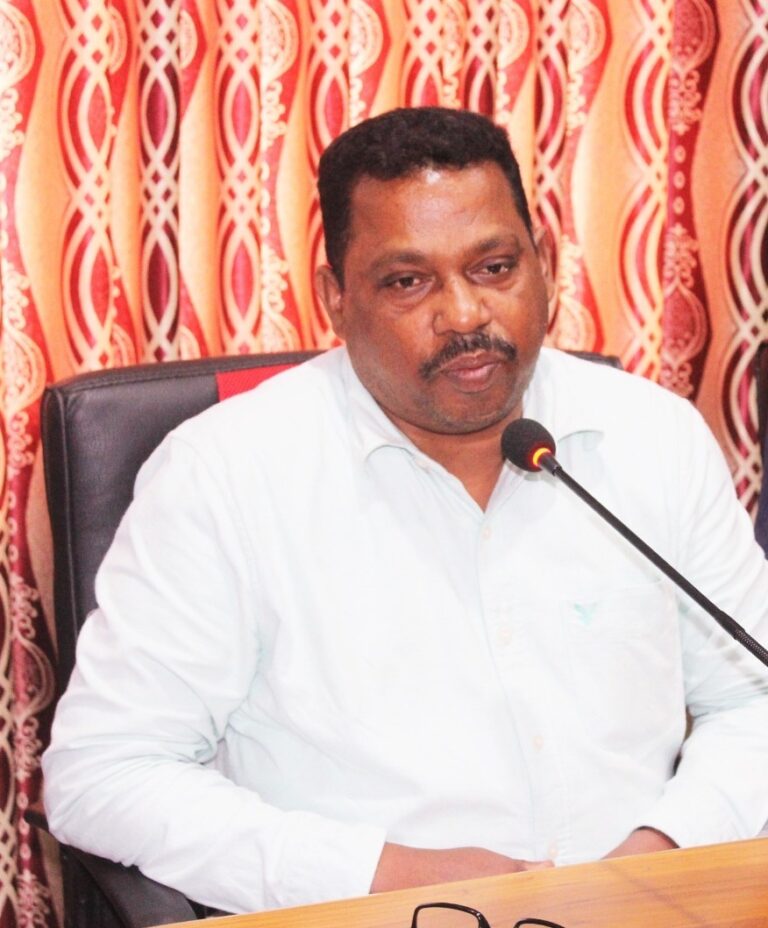 அம்பாறை மாவட்டத்தில் கடும் வறட்சி  3,794 குடும்பங்களுக்கு குடிநீர் விநியோகம்